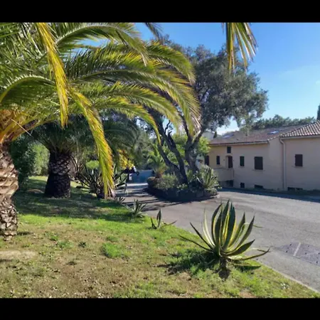 Location Dans Residence Calme, Proche Mer Cavalaire-sur-Mer Buitenkant foto
